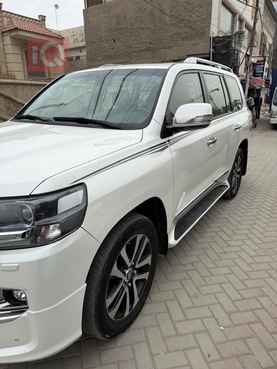 تويوتا لاندكروزر